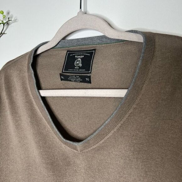 Maker & Company Silk Cashmere Blend Tan Taupe V-Neck Sweater Mens - Picture 4 of 5